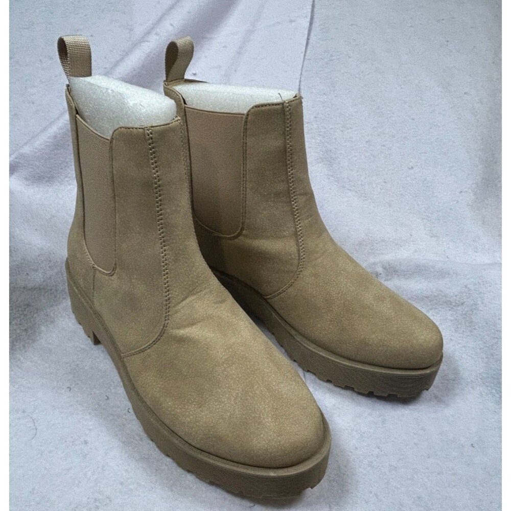 MUSSHOE Women’s Chelsea Ankle Boots Size 11 Taupe Beige Chunky Lug Sole Pull On
